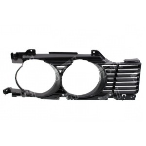 РЕШЕТКА РАДИАТОРА (ПРАВАЯ)