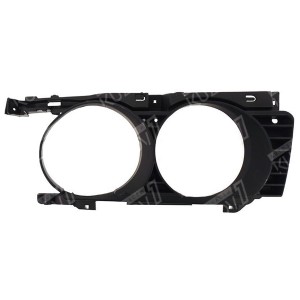 РЕШЕТКА РАДИАТОРА (ПРАВАЯ)