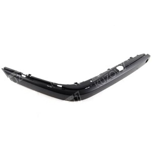 МОЛДИНГ БАМПЕРА (ПРАВЫЙ) С ОТВ. ПОД ПАРКТРОНИКИ - фото