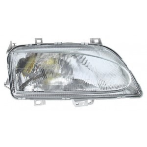 ПЕРЕДНЯЯ ФАРА (ПРАВАЯ) TYC