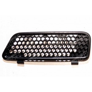 РЕШЕТКА РАДИАТОРА В КАПОТ (ЛЕВАЯ) ЧЕРНАЯ