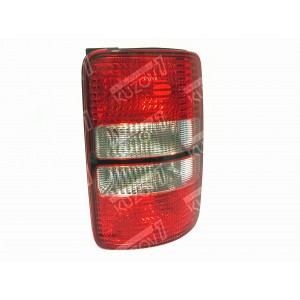ЗАДНИЙ ФОНАРЬ (ПРАВЫЙ) 1 ДВЕРЬ, TYC