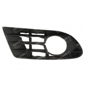 РЕШЕТКА В БАМПЕР (ЛЕВАЯ) С ОТВ. ПОД ПРОТИВОТУМАНКУ